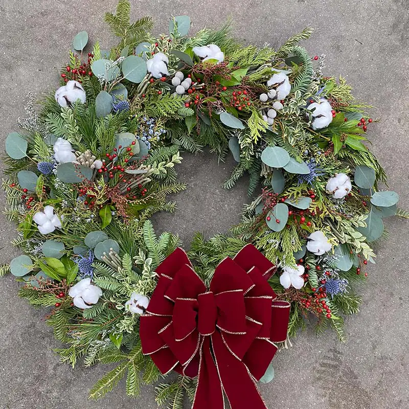 Find beautiful, custom-designed Christmas holiday wreath at Burnett's Country Gardens.