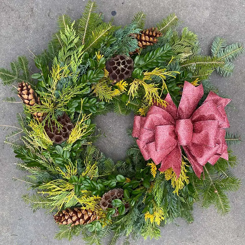 Find beautiful, custom-designed Christmas holiday wreath at Burnett's Country Gardens.