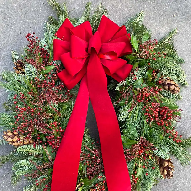 Find beautiful, custom-designed Christmas holiday wreath at Burnett's Country Gardens.